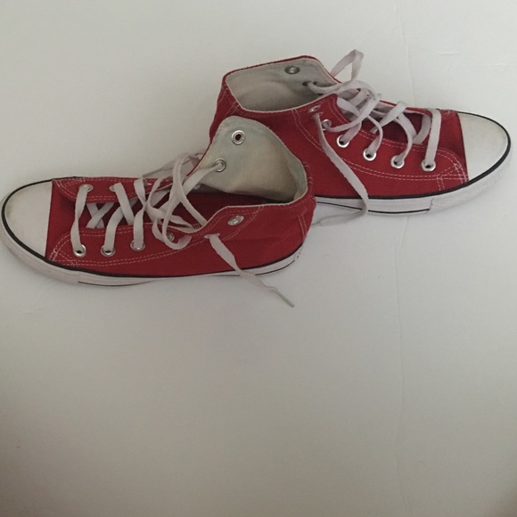 Red converse ILL TAKE ANY OFFERS