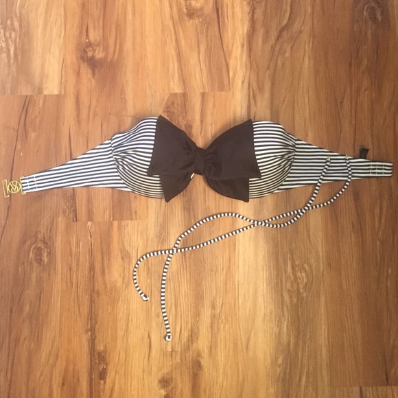VS swimsuit top size 36 D