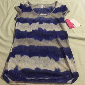 simple short sleeve shirt