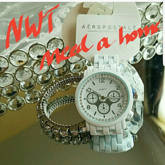White AEROPOSTALE watch w.crystals NWT - Picture 1 of 4