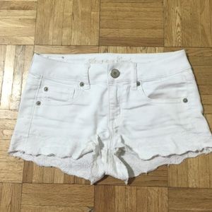 American Eagle white shorts