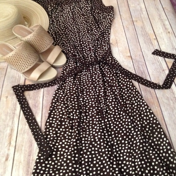 Super classy polka dot midi dress.
