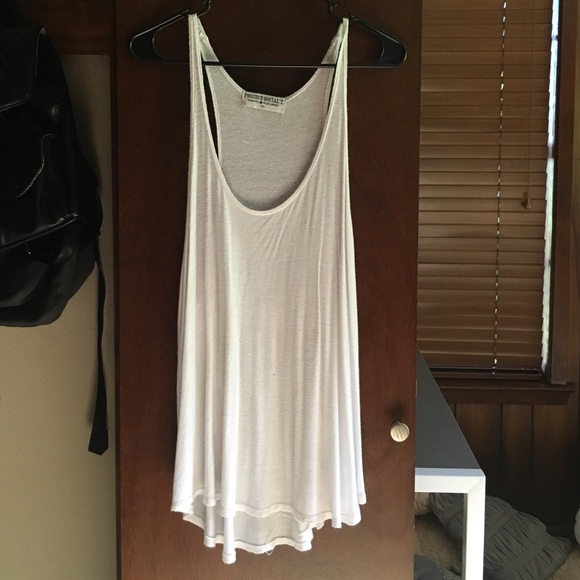 Long while loose tank top