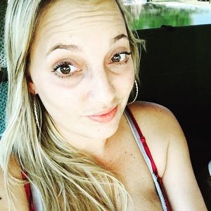 Meet your Posher, Ashly