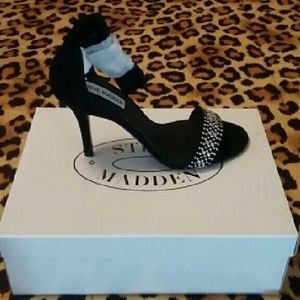 Black Steve Madden Heels ....One Size 9 Left!!