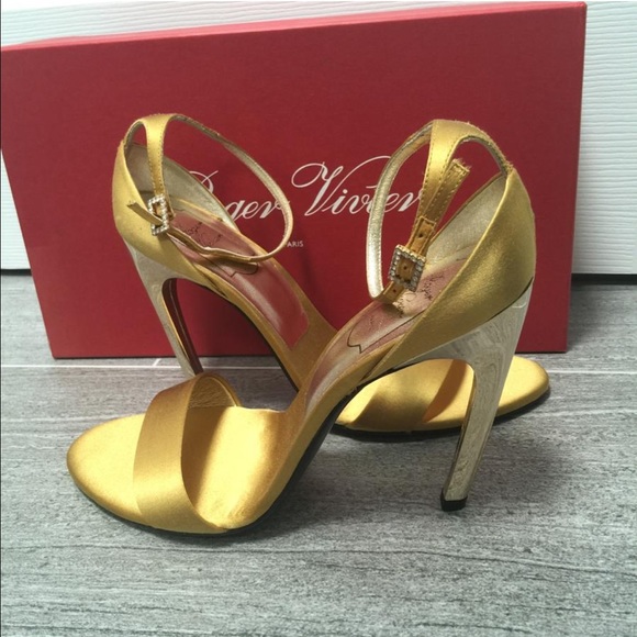 New Roger Vivier Sandal gold satin, size 36 1/2. - Picture 2 of 4