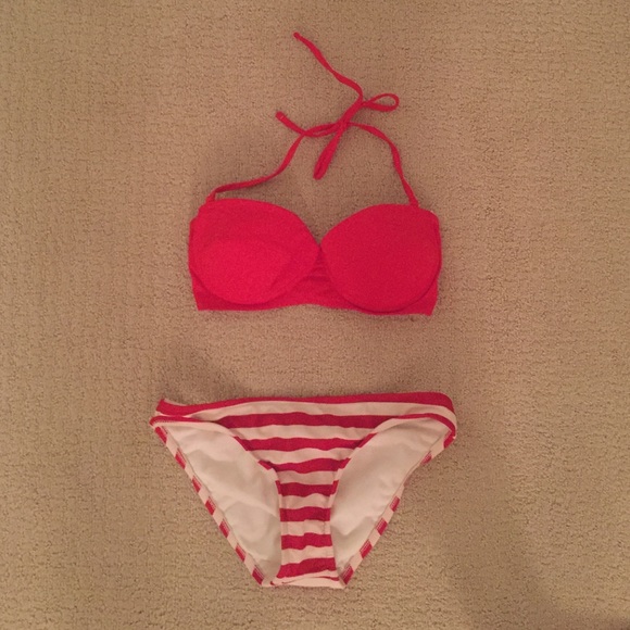 Red bikini set