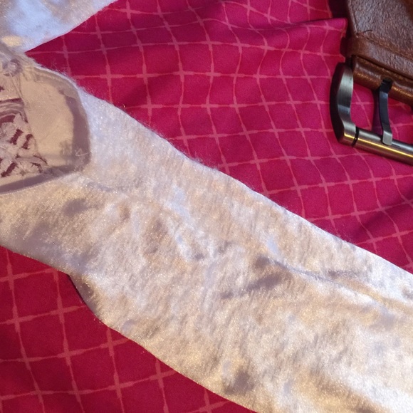 Gloves - Picture 2 of 3