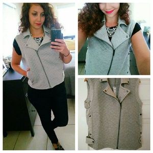 NWT! Olive & Oak sweater vest