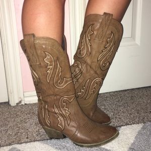 Women's cowboy boots