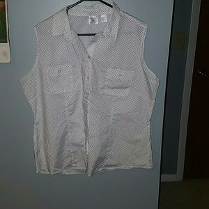 Sleeveless button down shirt.