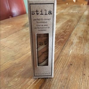 Stila Perfect and Correct Foundation in Tone