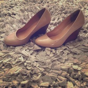 Nude wedges