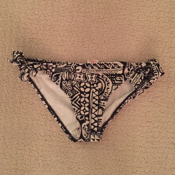 Black and white bikini bottoms