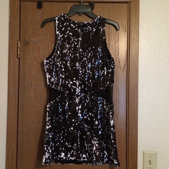 Black sequence dress. - Picture 2 of 3
