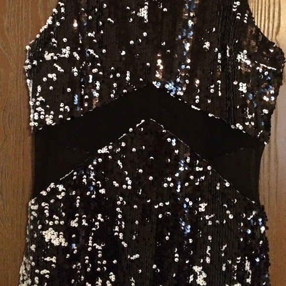 Black sequence dress. - Picture 3 of 3