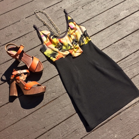 Gorgeous Ruffle Top Body-Con Party Dress!