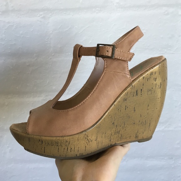 Nude wedges