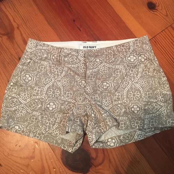 2 pairs of old navy size 0 shorts