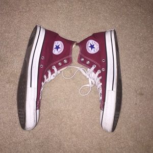 Rare burgundy chuck Taylor's size 10