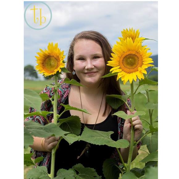 Meet your Posher, Amanda - Picture 1 of 1