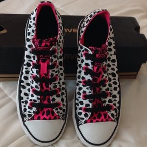 Girls Converse size 3