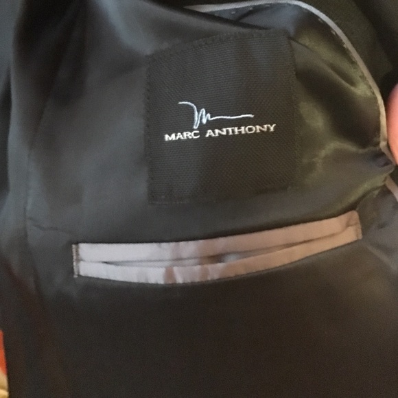 Marc Anthony Suit Jacket- Mint condition! - Picture 3 of 4