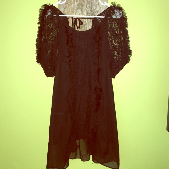 BKE boutique lace and chiffon tunic