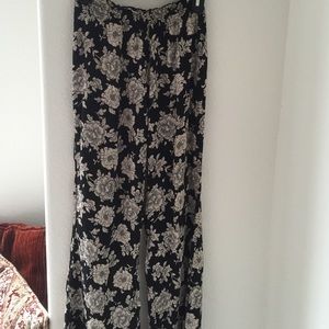 Brandy❤️Melville floral flowy pants