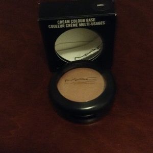 Mac cream color base