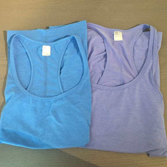 GapFit Breathe workout tank tops