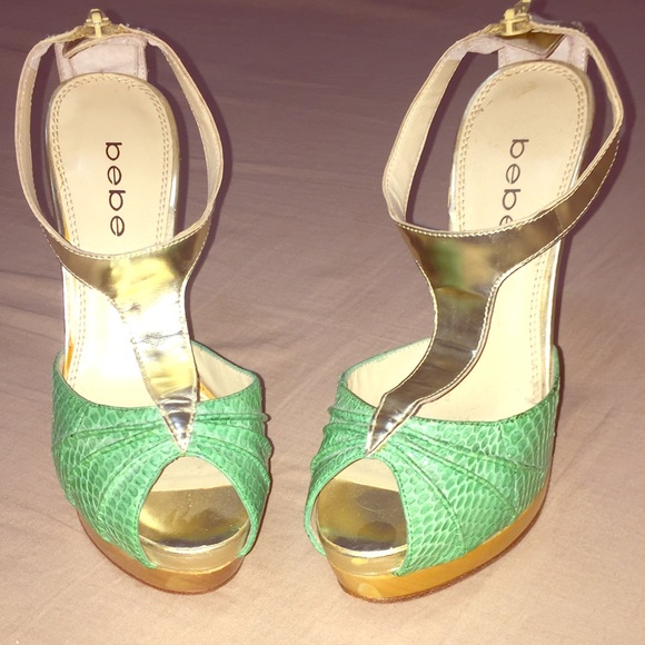 Beautiful Bebe Green Python Gold Heel Shoe.