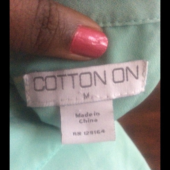 A unique "Cotton On" shirt💎💎💎 - Picture 3 of 3