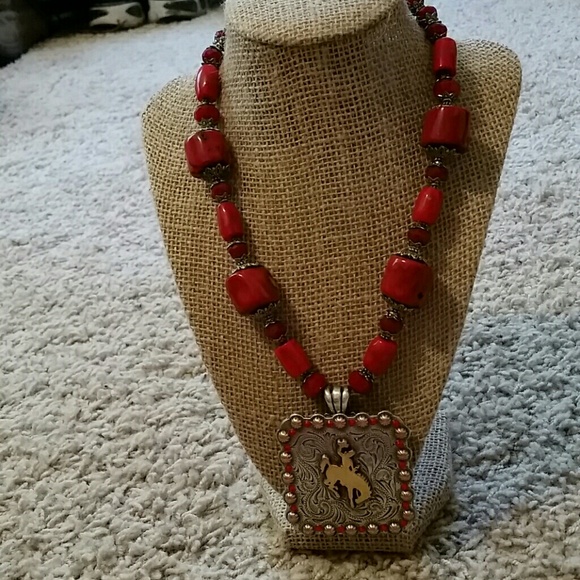 NWOT Beautiful Necklace