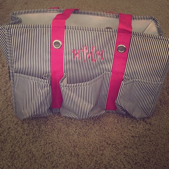 Thirty One Handbags - ❤️TEMPORARY PRICE DROP❤️ Thirty one tote