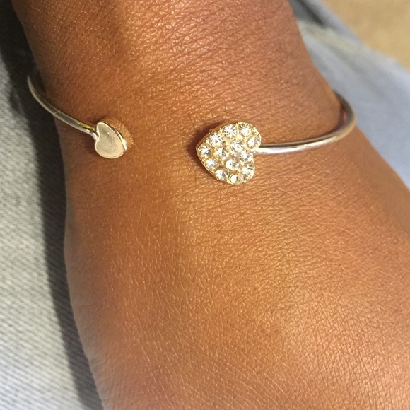 🆕Heart shaped cuff bracelet - Picture 2 of 2