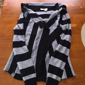 Black and grey long sleeve sweater with hood