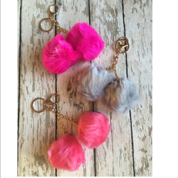 DOUBLE POM POM KEY CHAIN SO CUTE💕💕💕💕
