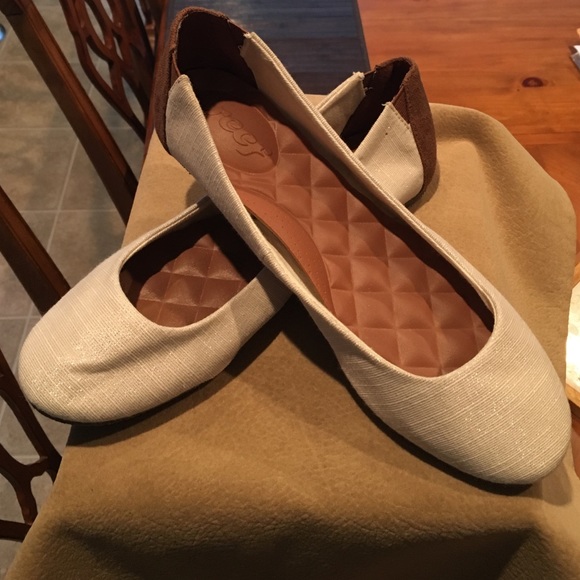 Flats sparkling tan and brown