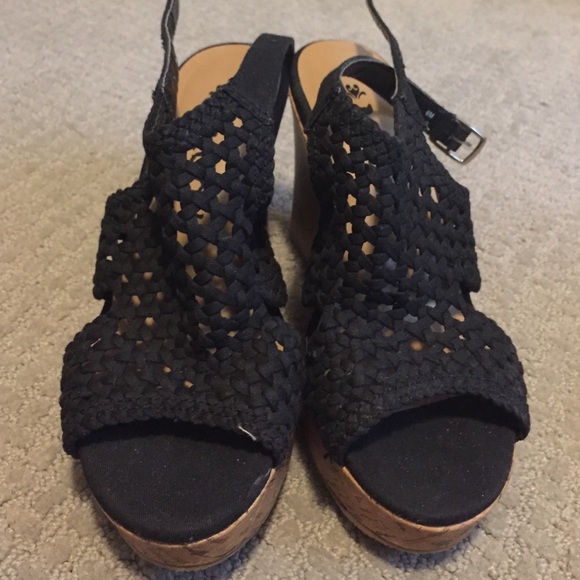 Mudd black wedges