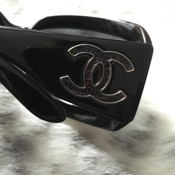 Chanel sunglasses with snake skin CCs