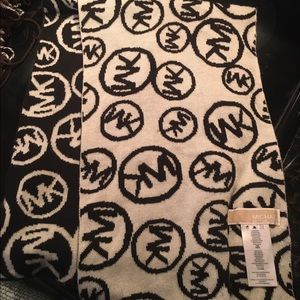 Michael kors scarf