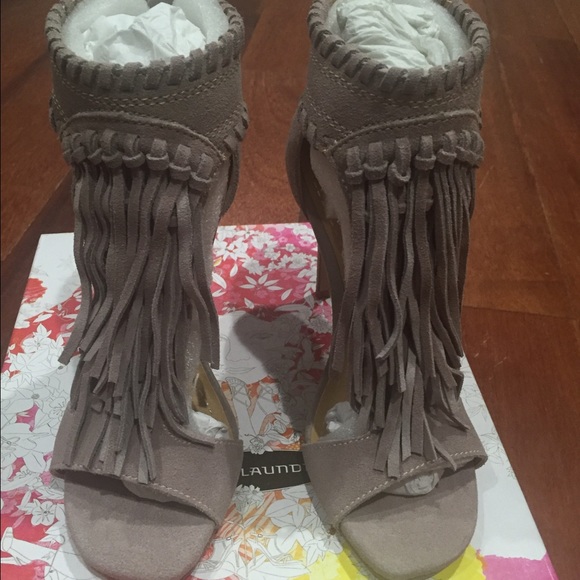 Chinese Laundry Santa Fe Fringe Heel