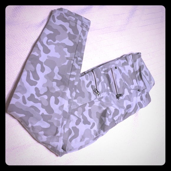 VS Cargo Crop