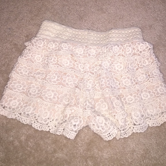 Flowy laced shorts