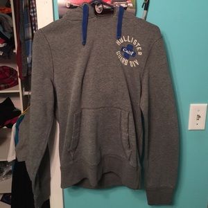 Hollister sweat shirt