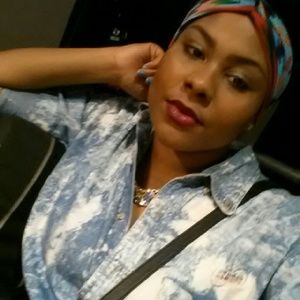 Meet your Posher, Kayla