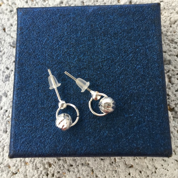 925 Starling Silver earrings 3mm women's or kids - Picture 2 of 2