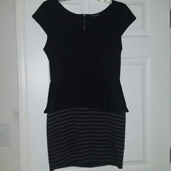 Black Peplum Cocktail Dress ☻