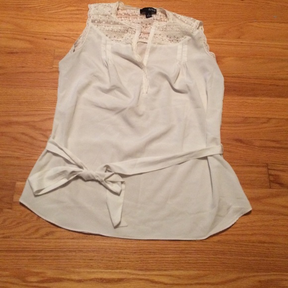 Off white sleeveless top - Picture 1 of 1